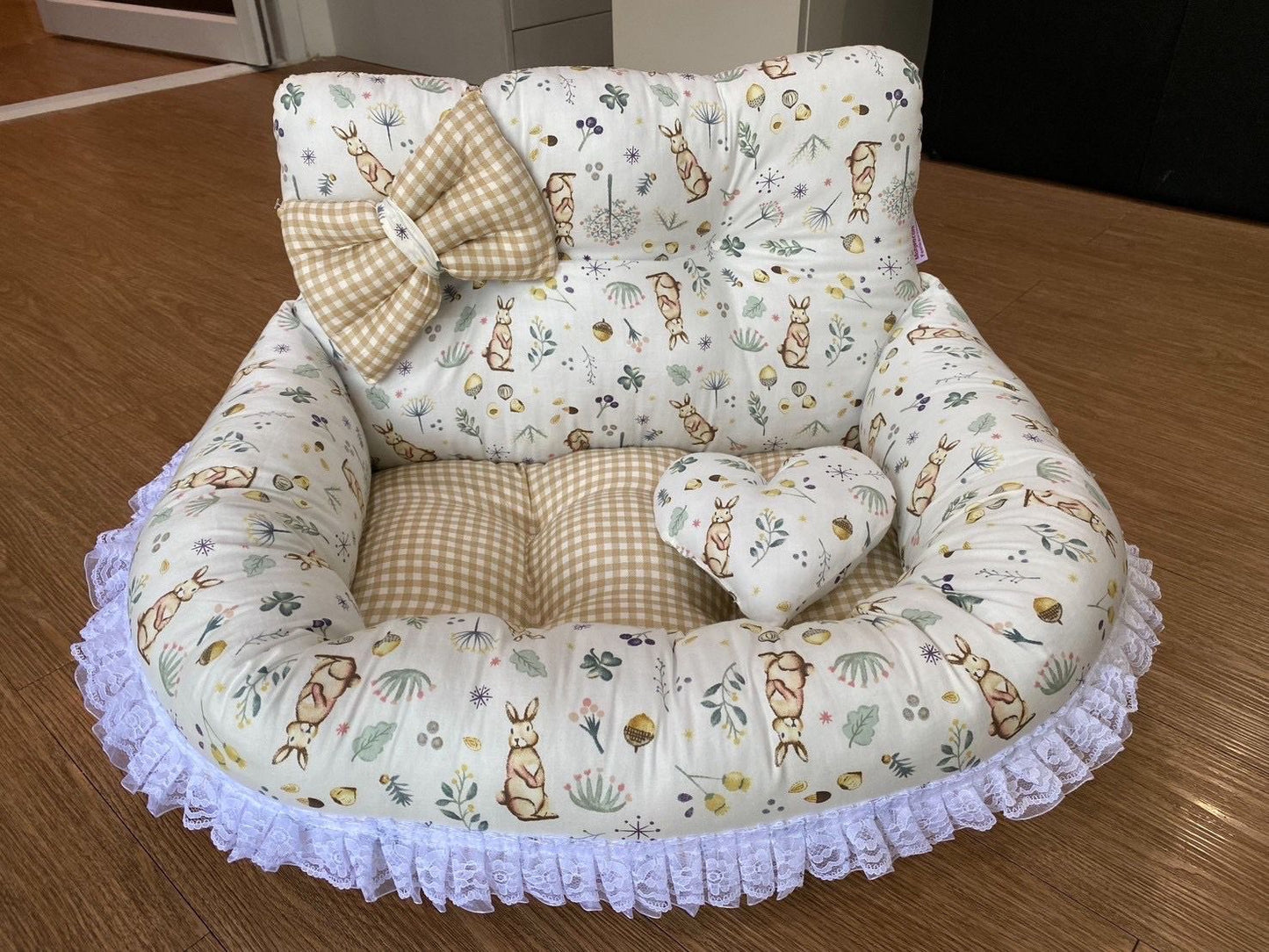 Coco Kindi Besete Luxury Queen Pet Bed